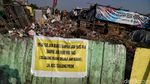 Hewan Kurban Ini Dijual di Samping Tempat Penampungan Sampah