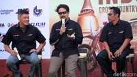 Tim Indonesia akan ternagi dalam dua tim. Dua untuk mobil dan dua untuk motor.