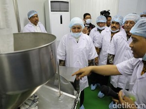Khofifah Apresiasi Unair Punya Industri Cangkang Kapsul Zero Waste