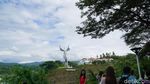 Foto: Patung Yesus Memberkati di Manado Bikin terkesima