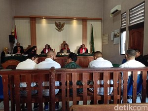 3 WN Rumania Pembobol Rekening Turis di Bali Divonis 8 Bulan Bui
