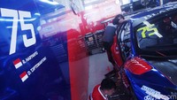 Rio dan David memilih nomor 75 untuk mobil Ferrari yang dibalut dengan warna biru dan merah.