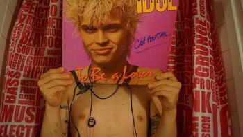 Album milik Billy Idol. Foto: Hidreley via Sina Mobile