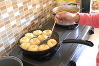 Di Lembang Ngopi Makin Asyik Ditemani Donat Susu
