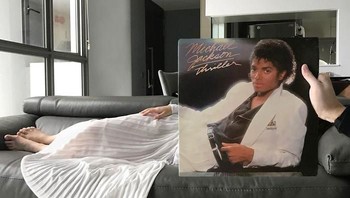 Walaupun bagian bawah sedikit memaksa, ini album Michael Jackson. Foto: Hidreley via Sina Mobile