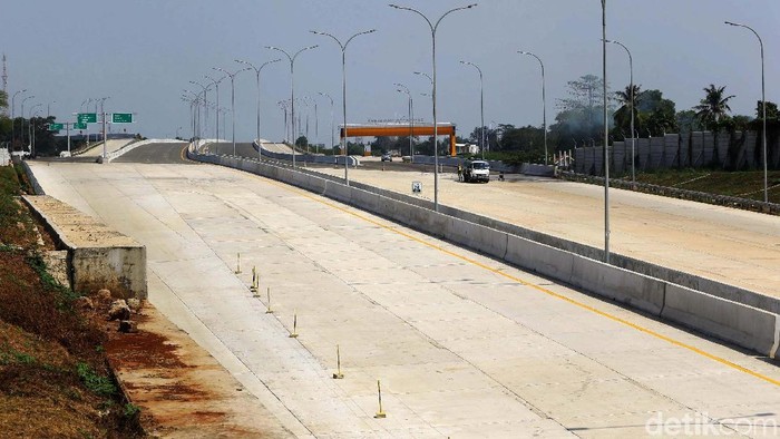 Pembangunan Tol Cimanggis-Cibitung terus dikerjakan. Jalan tol yang menjadi bagian dari Jakarta Outer Ring Road 2 ini dijadwalkan beropersi pada 2020.