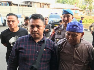 Abah Grandong Makan Kucing Hidup di Kemayoran, Keluarga Minta Maaf