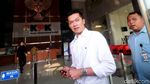 Senyum Taufik Hidayat Usai Diperiksa KPK
