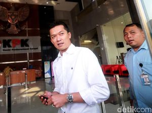 Drop Shot Imam Nahrawi ke Taufik Hidayat