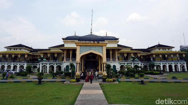 Istana Maimun di Medan