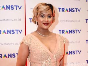 Welcome to The Club! Kimmy Jayanti, Hot Mom Baru