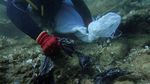 Potret Sampah Plastik Cemari Terumbu Karang di Laut Yunani