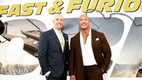 Bahkan pada tahun 2018 lalu Dwayne pernah mengukir sejarah di Hollywood dengan mengumpulkan 124 juta USD dan menjadi pendapatan paling tinggi yang pernah diraih oleh seorang aktor menurut Forbes. Dok. Instagram/therock