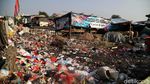 Hewan Kurban Ini Dijual di Samping Tempat Penampungan Sampah