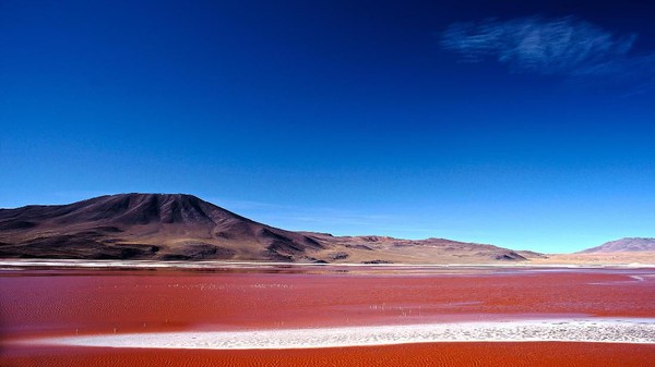 Foto: Danau Darah yang Cantik Sekaligus Beracun