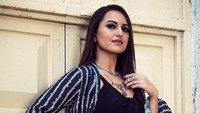 Sinha bahkan membuka diri jika ada orang tua yang ingin berkonsultasi dengannya soal pendidikan seks bagi anak-anak. Dok. Instagram/aslisona