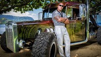 Ia mengatakan dirinya pernah menjadi seorang pegulat di pasar loak dan dibayar 40 USD tiap pertandingan. Dok. Instagram/therock