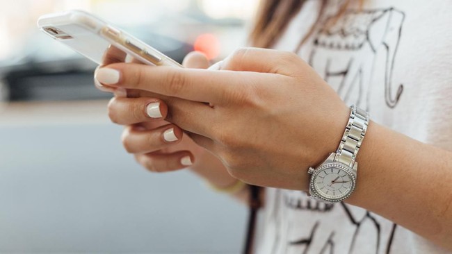 4 Hal Penting Supaya Hemat Baterai Smartphone Saat Kepepet