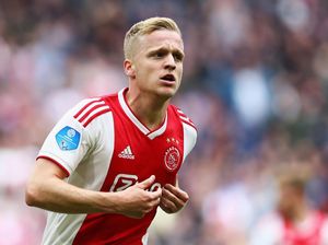 Van de Beek Akui Diminati Madrid, tapi...