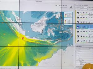 Gempa Banten, Warga Kabupaten Berhamburan Keluar dari Rumah