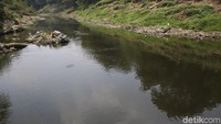 Sungai terebut berada di kawasan Bojong Kulur, Gunung Putri, Kabupaten Bogor, Jawa Barat.