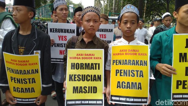 Peserta aksi di Polres Bogor.
