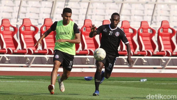 Jelang Persija Vs Arema: Singo Edan Panaskan Mesin di SUGBK