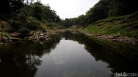 Begini penampakan Sungai Cileungsi yang tercemar.