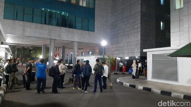 Gempa, Karyawan Berhamburan Keluar Gedung Balai Kota DKI