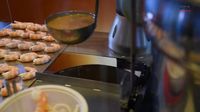 Ini Sophia, Robot Bisa Membuat Laksa Enak Dalam 45 Detik