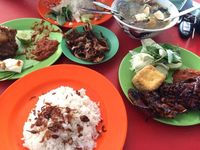 Makan Siang Pakai Pecel Ayam Enak Di 5 Warung Tenda Ini