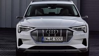 Mobil ini juga dikatakan akan diproduksi di Brussels, Belgia. Dan soal harga, mobil listrik ini diprediksi akan dibanderol 71.520 Poundsterling.  Foto: Pool (autocar)
