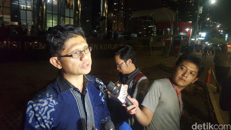KPK Umumkan Tersangka Baru e-KTP dalam Waktu Dekat KPK Umumkan Tersangka Baru e-KTP dalam Waktu Dekat