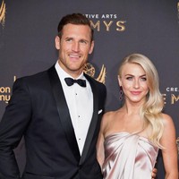 Aktris dan penari Julianne Hough memberi pernyataan mengejutkan tentang identitas seksualnya. Muncul di sampul majalah Womens Health edisi terbaru, Julianne Hough mengungkap dirinya sebagai seorang biseksual setelah dua tahun menikah dengan atlet NFL Brooks Laich. (Foto: Getty Images)