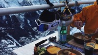 Le Panoramic menghadirkan makanan Savoyarde atau khas Prancis. Meski begitu, ada juga pasta, sup, steak, dan bahkan foie gras untuk dicicip. Foto: Instagram gordiyevska