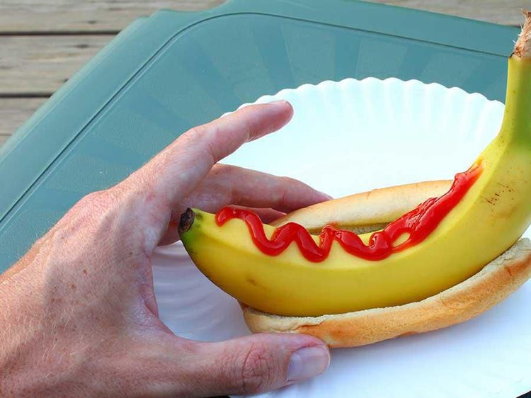 Asal Campur, Barisan Makanan Ini Punya Topping yang Aneh dan Ngasal