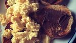 Asal Campur, Barisan Makanan Ini Punya Topping yang Aneh dan Ngasal
