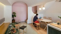 Samakamu Kopi punya perpaduan warna yang cantik pada warna cat dindingnya. Yaitu pink dan abu-abu. Lokasinya ada di Jl. Prof.Dr.Satrio NO.18, Karet, Jakarta. Foto : Manual Jakarta 