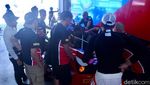 Potret Kesibukan Pit Rio Haryanto-David Tjipto pada Balapan di Korsel