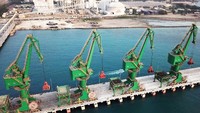 Penambahan 2 jetty baru dan 3 anak perusahaan di bidang logistik juga untuk mewujudkan visi KBS menjadi Port Centric Integrated Logistics Company yang menerapkan konsep Green & Smart Port. Sehingga total kapasitas bongkar muat Pelabuhan Cigading menjadi 25 juta ton per tahun, hal tersebut menjadikan Pelabuhan Cigading sebagai pelabuhan curah kering terbesar di Indonesia. Foto: dok. KBS
