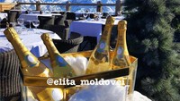Mau minum champagne? Le Panoramic juga menyediakannya. Minuman alkohol ini tersedia dengan keranjang isi es batu. Foto: Instagram elita_moldovei_