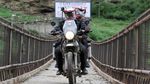 Darius Donna Jelajahi India Naik Motor