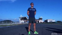 David juga tak mau ketinggalan. Beberapa saat kemudian sesi track walk selesai.