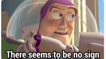 Netizen ini menyindir melalui karakter Buzz Lightyear bahwa Moura tidak pintar karena menyebut Audi Cup adalah piala sungguhan. Foto: Twitter