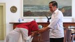 Ekspresi Baiq Nuril Saat Bertemu Jokowi