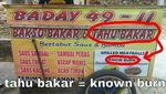 Gaya Pakai Bahasa Inggris, Gerobak Makanan Ini Justru Bikin Ngakak