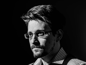 Edward Snowden Mau Umbar Cara Facebook Mata-matai Pengguna