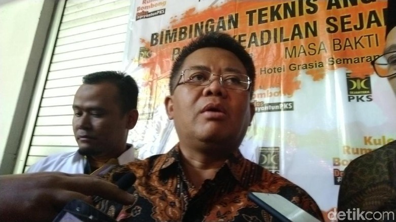 Fahri Minta PKS Bayar Gugatan Rp 30 M, Sohibul Serahkan ke Pengacara Fahri Minta PKS Bayar Gugatan Rp 30 M, Sohibul Serahkan ke Pengacara