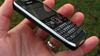 Handset ini ditujukan untuk melawan BlackBerry Bold di segmen ponsel bisnis, bahkan dijuluki BB Killer. Foto: Pocket Lint