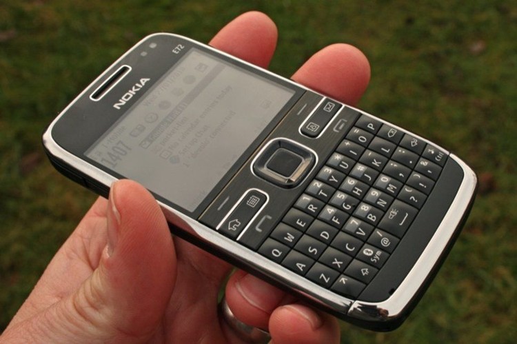 Nokia E72